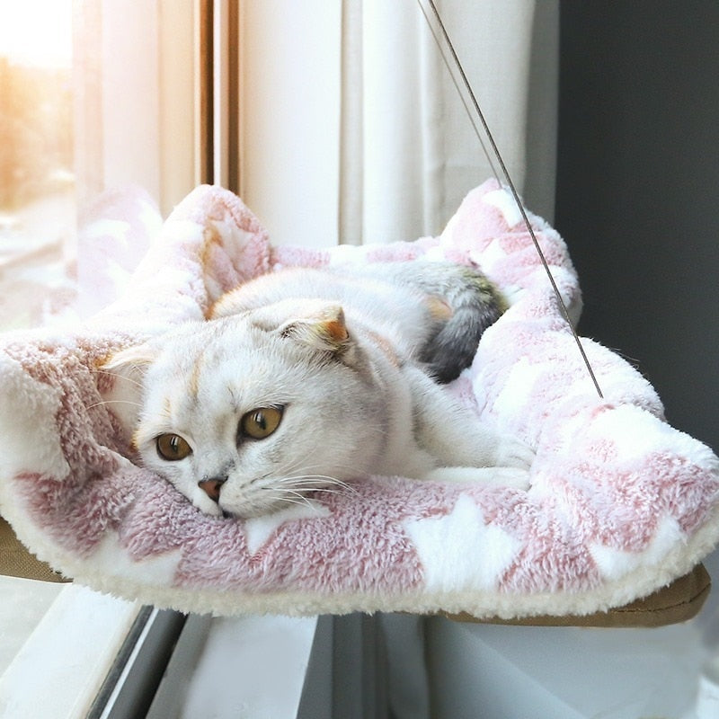 Cama suspensa para gatinhos